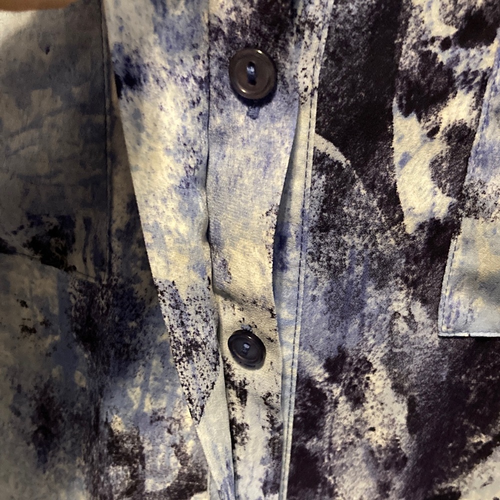 Chico's Blue and White hidden button down Shirt, 3/4 to long sleeve. NWOT - Picture 7 of 10